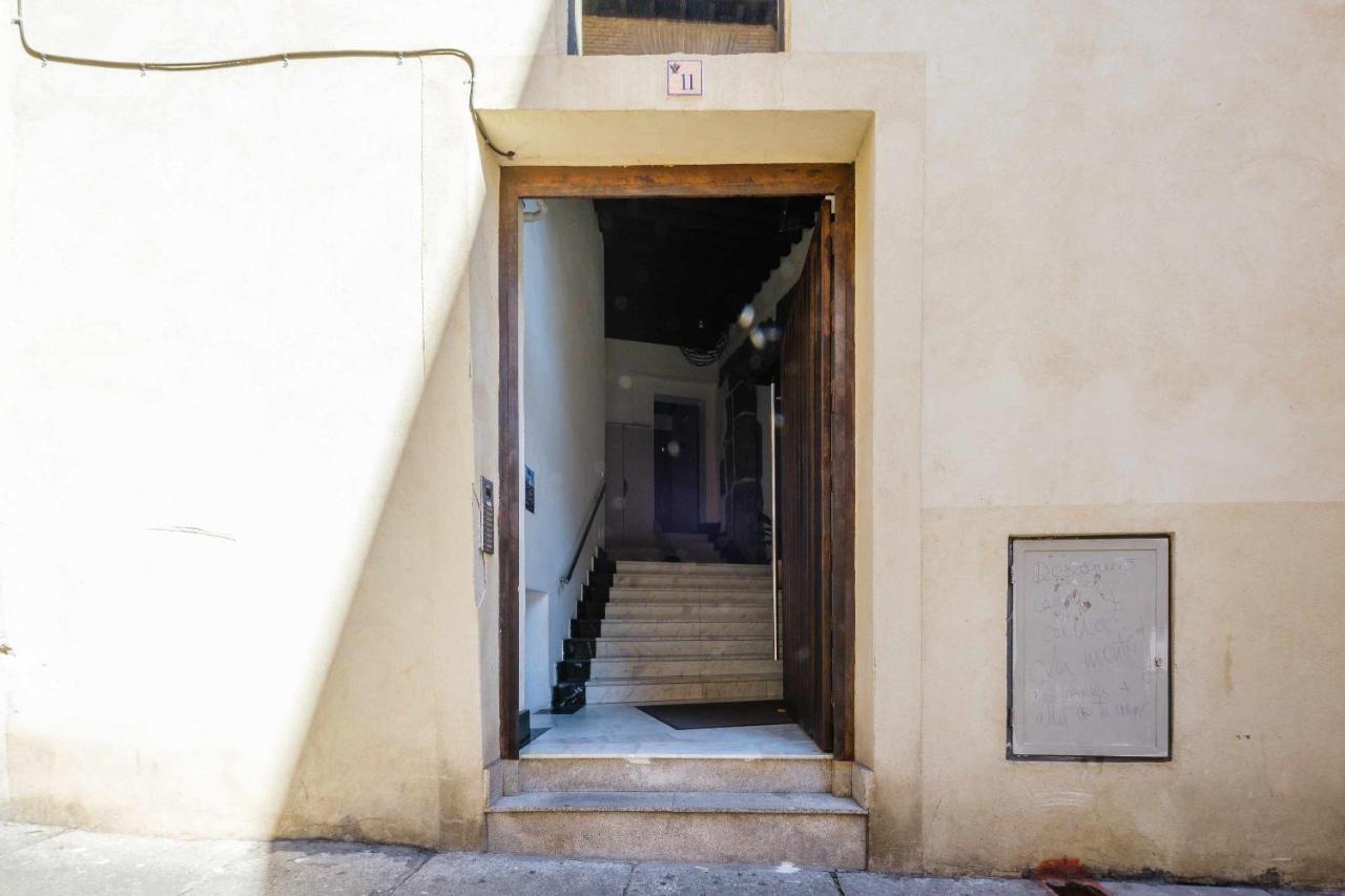 Apartamento Con Patio Junto A La Catedral By Toledo Ap Dış mekan fotoğraf